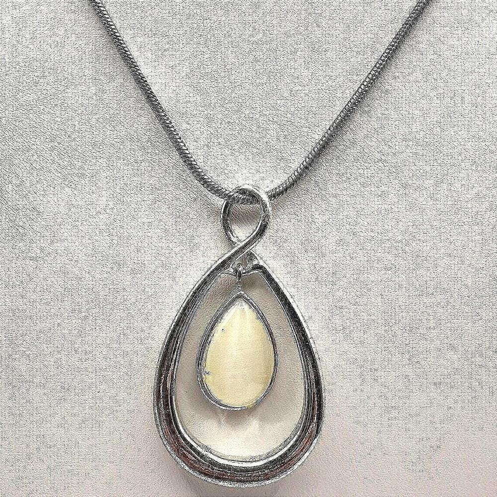 Vintage 90s Teardrop Pendant Necklace Silver Tone Snake Chain Women's Jewelry